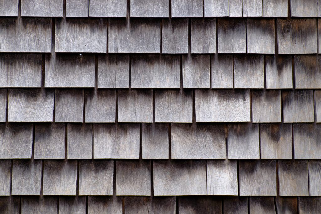 difference between shakes and shingles